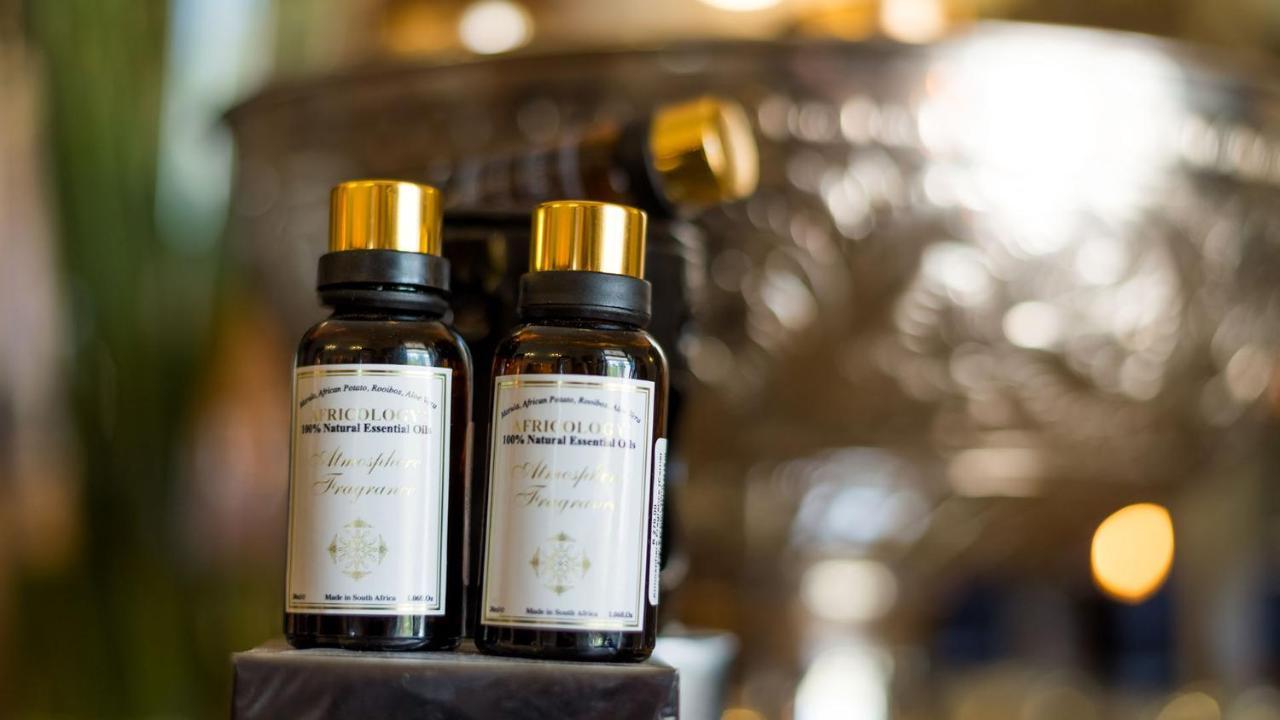Drostdy Hotel Graaff-Reinet Dış mekan fotoğraf Essential oil bottles