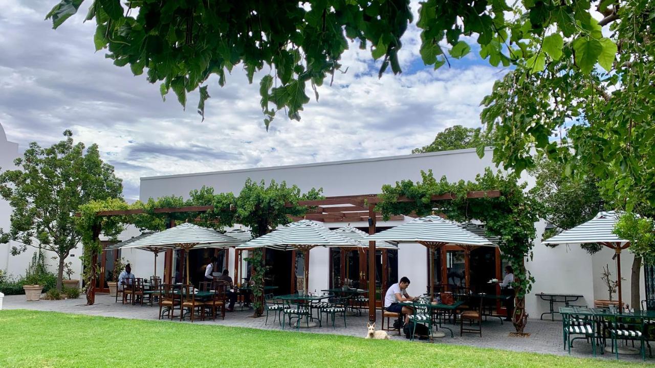 Drostdy Hotel Graaff-Reinet Dış mekan fotoğraf The café at the National Gallery, London