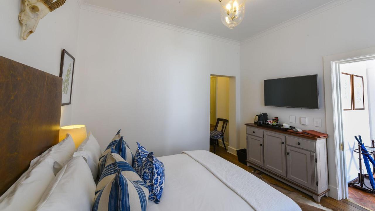 Drostdy Hotel Graaff-Reinet Dış mekan fotoğraf A room at the hotel