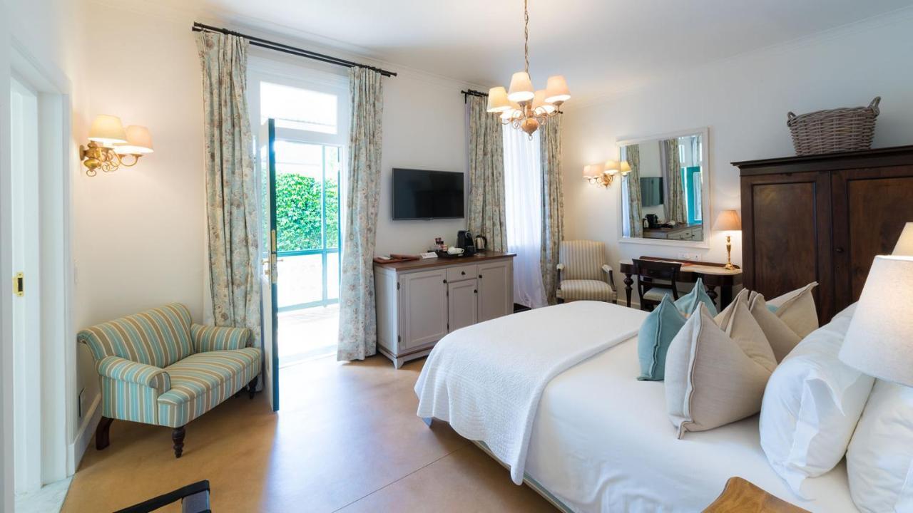 Drostdy Hotel Graaff-Reinet Dış mekan fotoğraf A room at the Cape Heritage