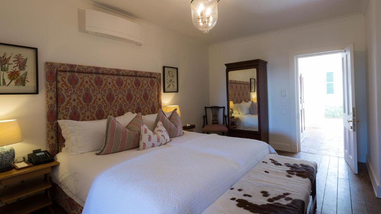 Drostdy Hotel Graaff-Reinet Dış mekan fotoğraf A bedroom at the hotel