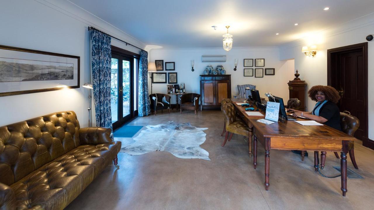 Drostdy Hotel Graaff-Reinet Dış mekan fotoğraf The interior of the club